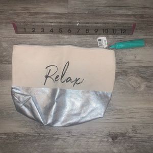 Make up / travel bag / pouch w/zipper Brand New!